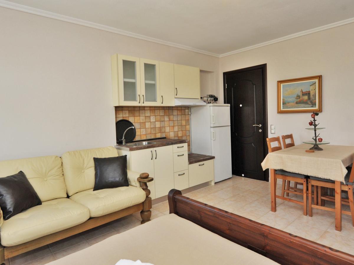Alice Wonderland Home Nea Flogita Halkidiki Exterior photo